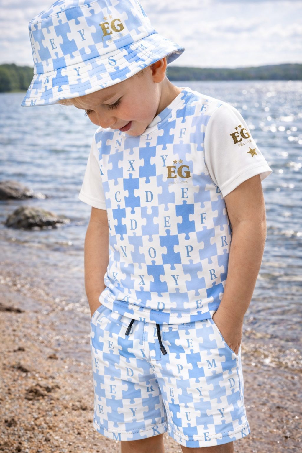 Cute and puzzled blue Reversible bucket hat