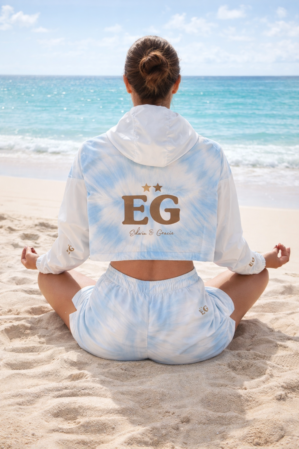 The costal blue Women’s cropped windbreaker