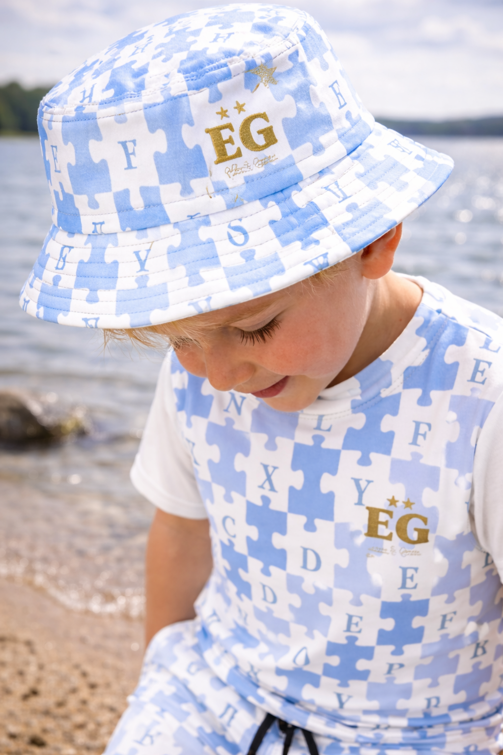 Cute and puzzled blue Reversible bucket hat